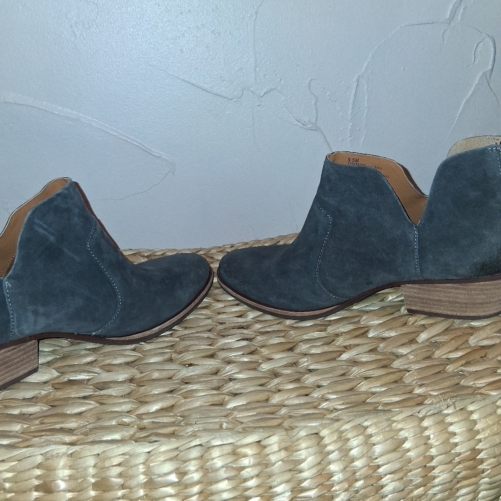 Kork Ease  NWT Women’s  SKYE Boots Gray Suede Distressed US Size 9.5 - Picture 8 of 8
